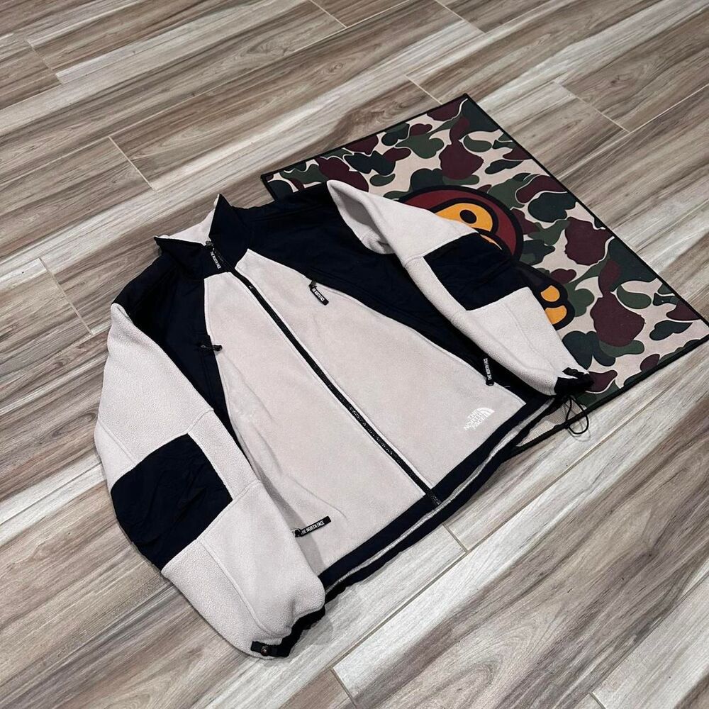 Vintage The North Face cream and black fleece jacket - Picture 6 of 7